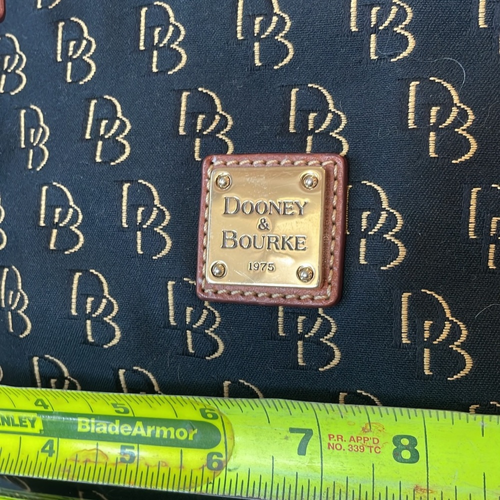 Dooney & Bourke East West shoulder monogram canvas purse bag - Picture 2 of 6
